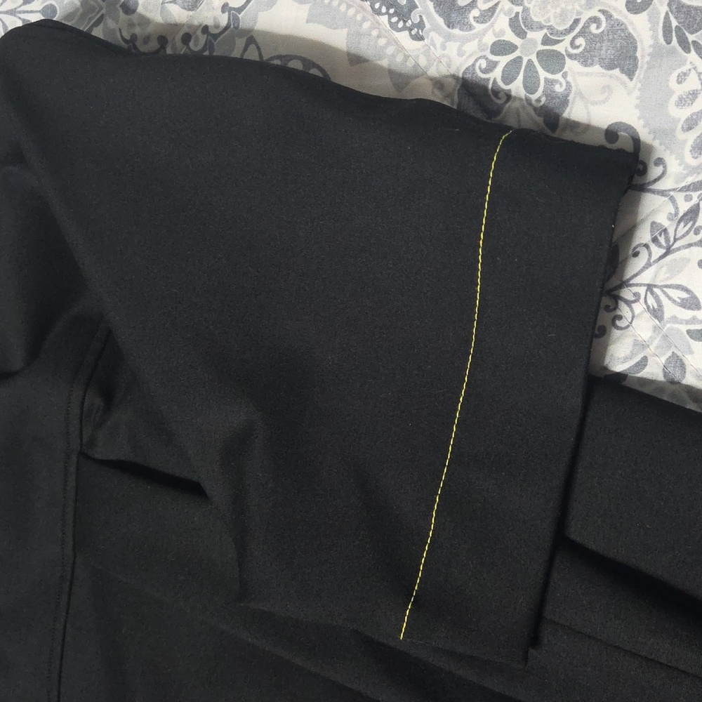 Victoria Beckham Black Pointed Collar Polo Shirt - Picture 12 of 14
